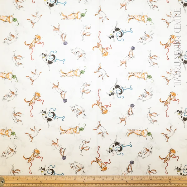 Animals Tossed Knitting Cats White