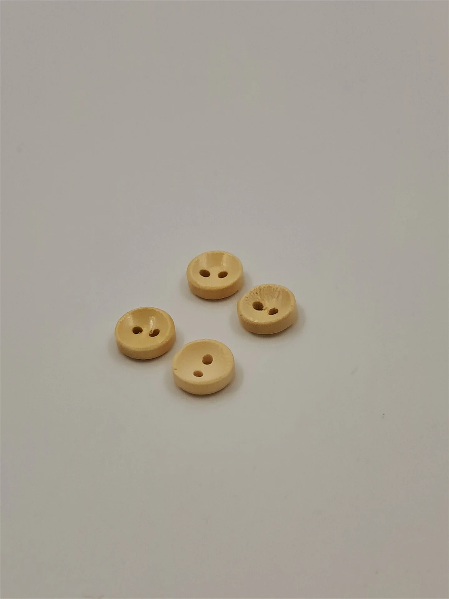 Button 19CR10 Cream 2 Hole