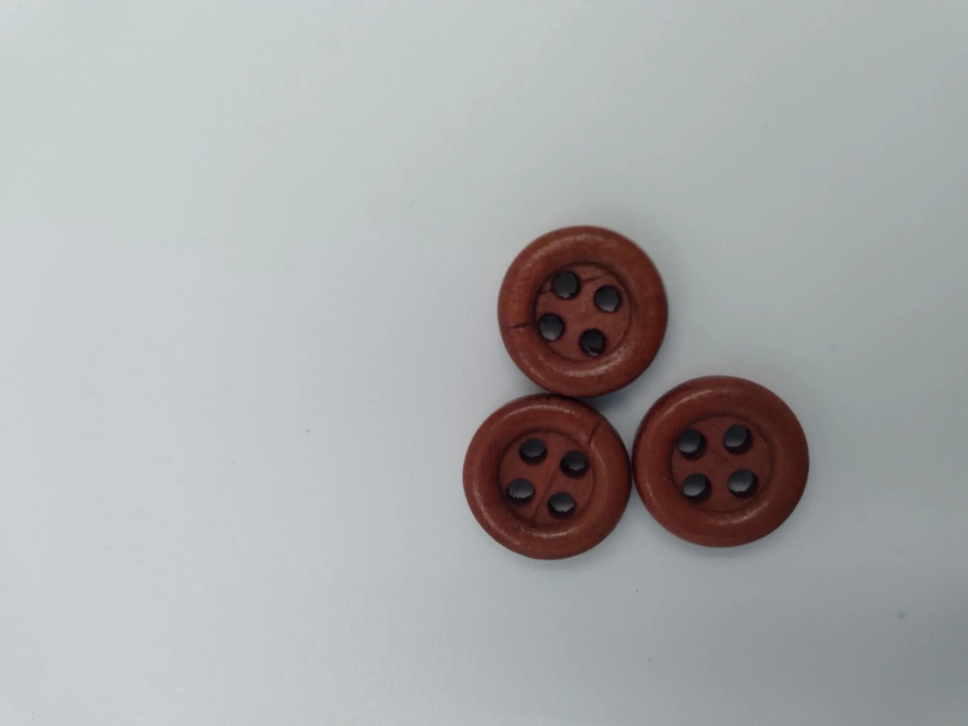 Button 2119 Wooden Med 4hsmall