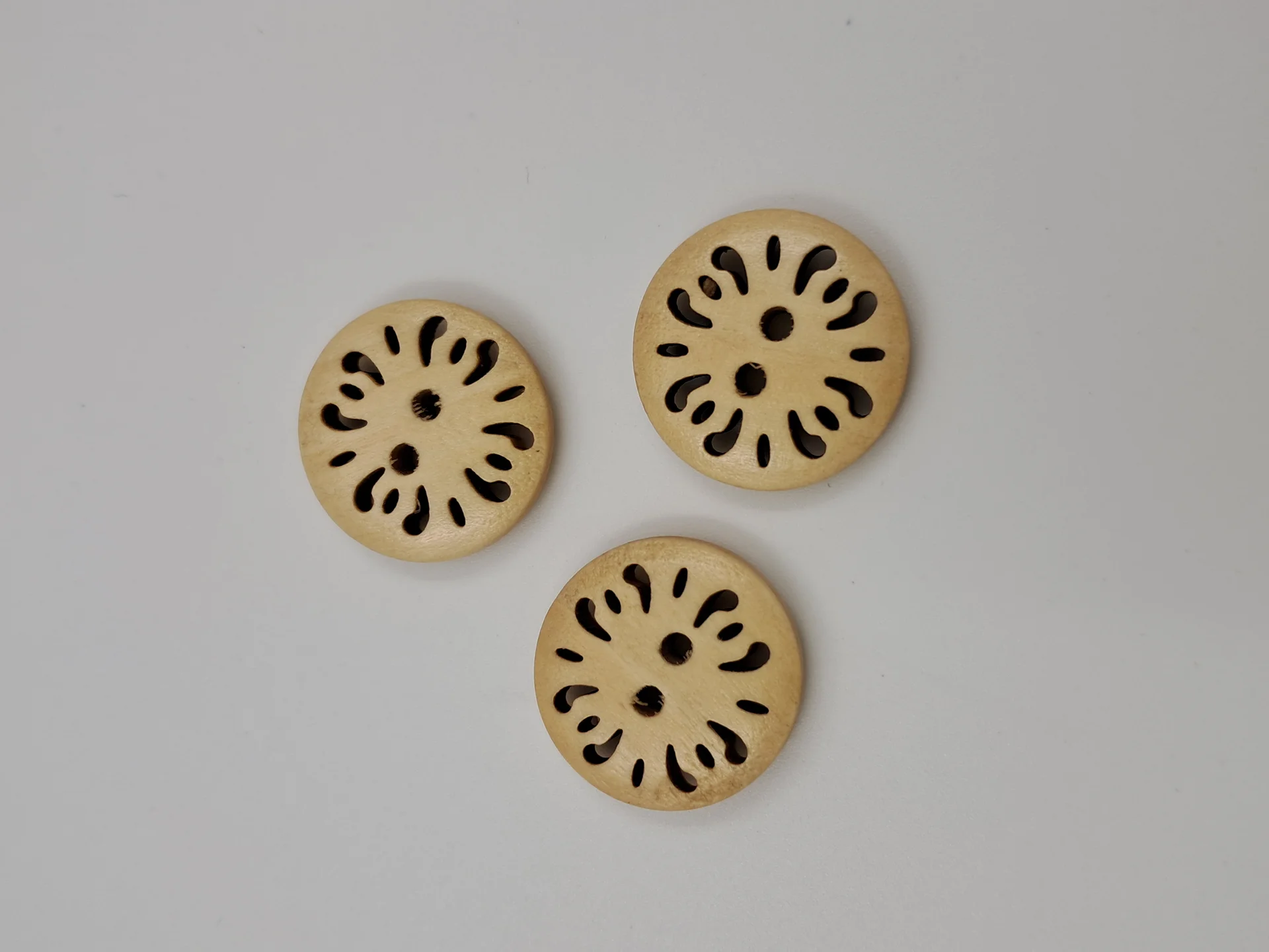 Button 26CR20 Cream Vintage 20mm