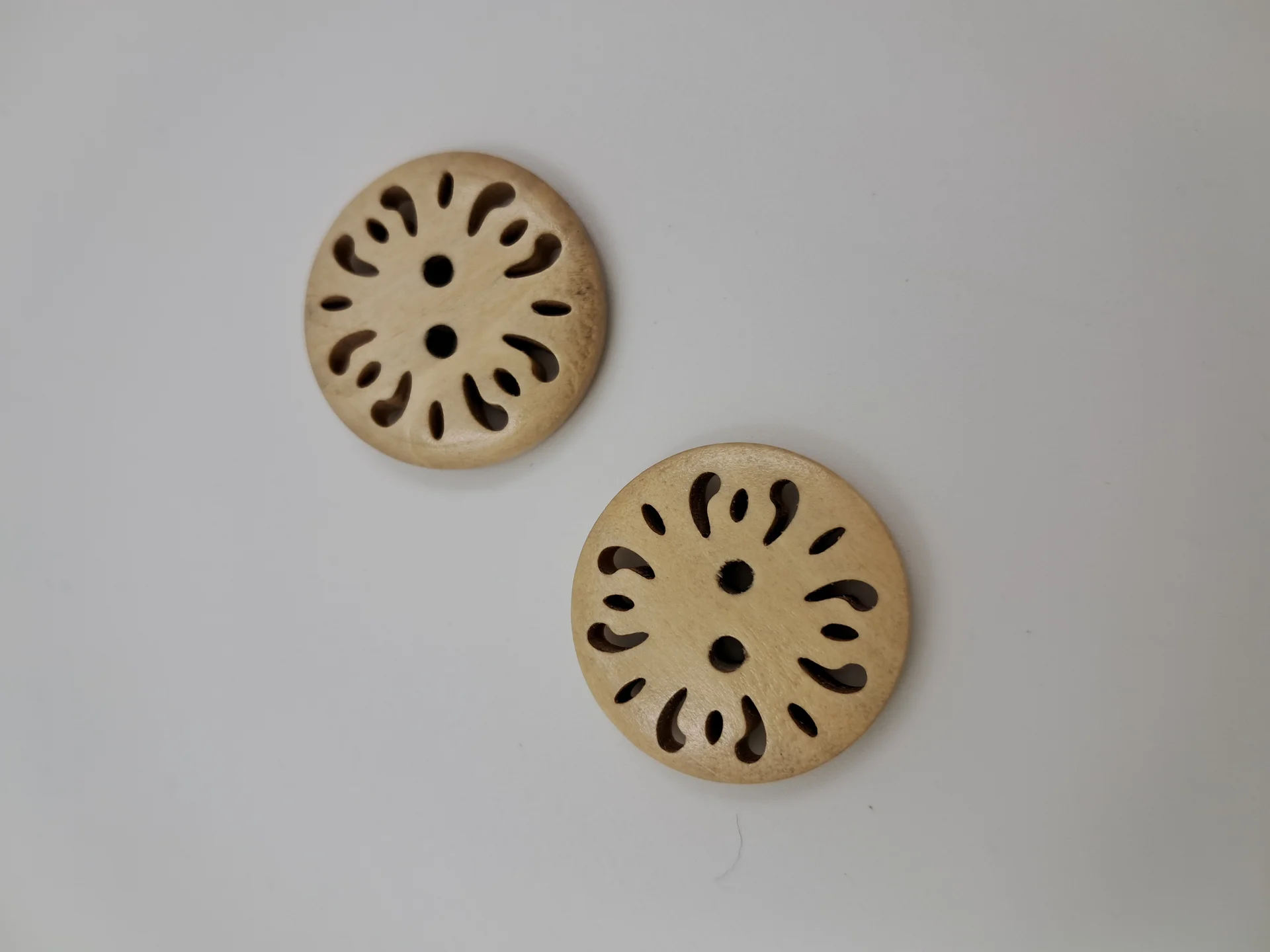 Button 26CR25 Cream Vintage 25mm