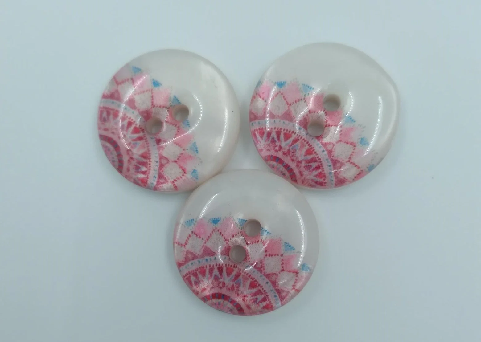 Button A470257 28 2 Pink Cream