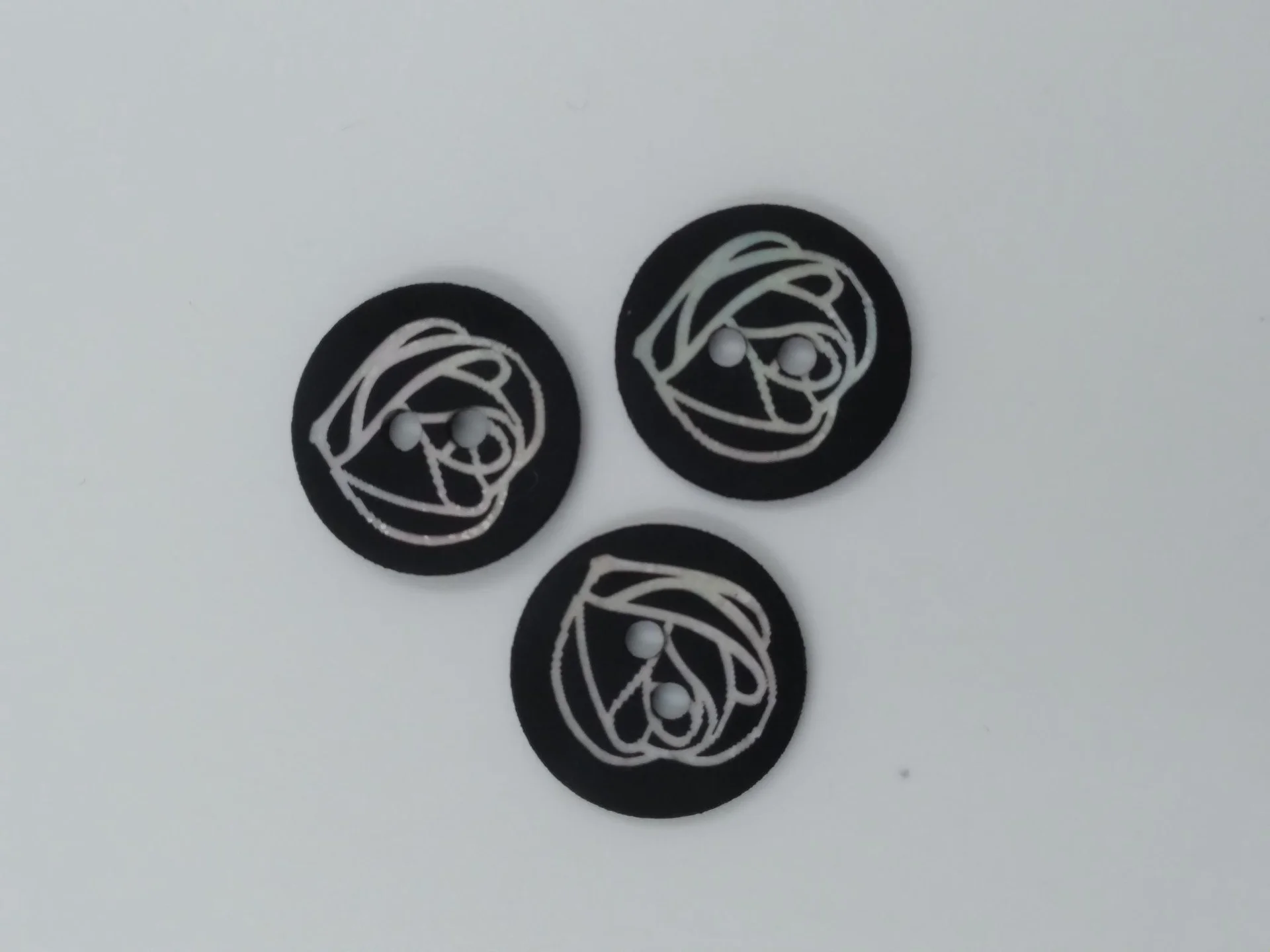 Button SA 16027 24 Blk Grey Flora