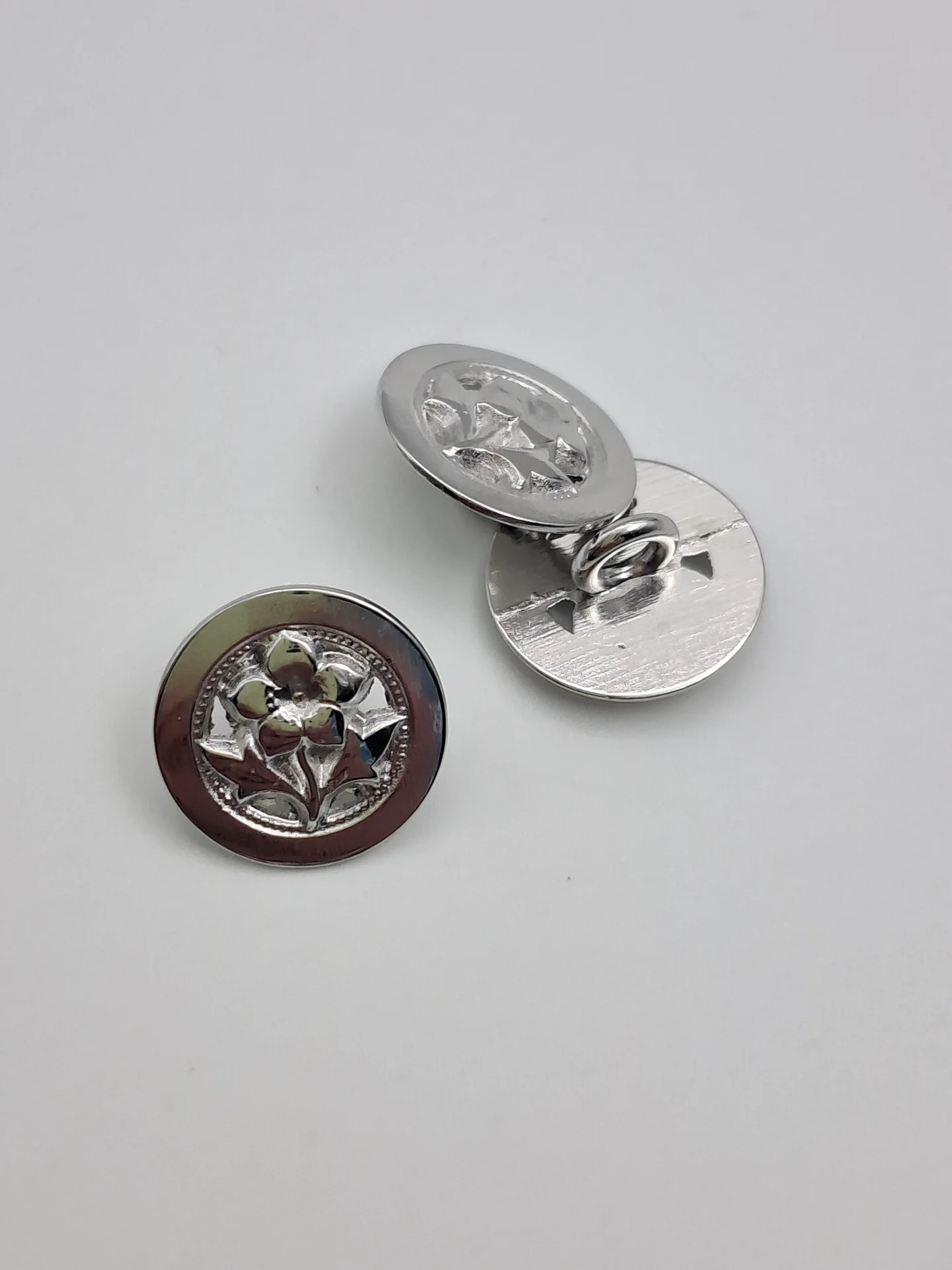 Button SA24282 24