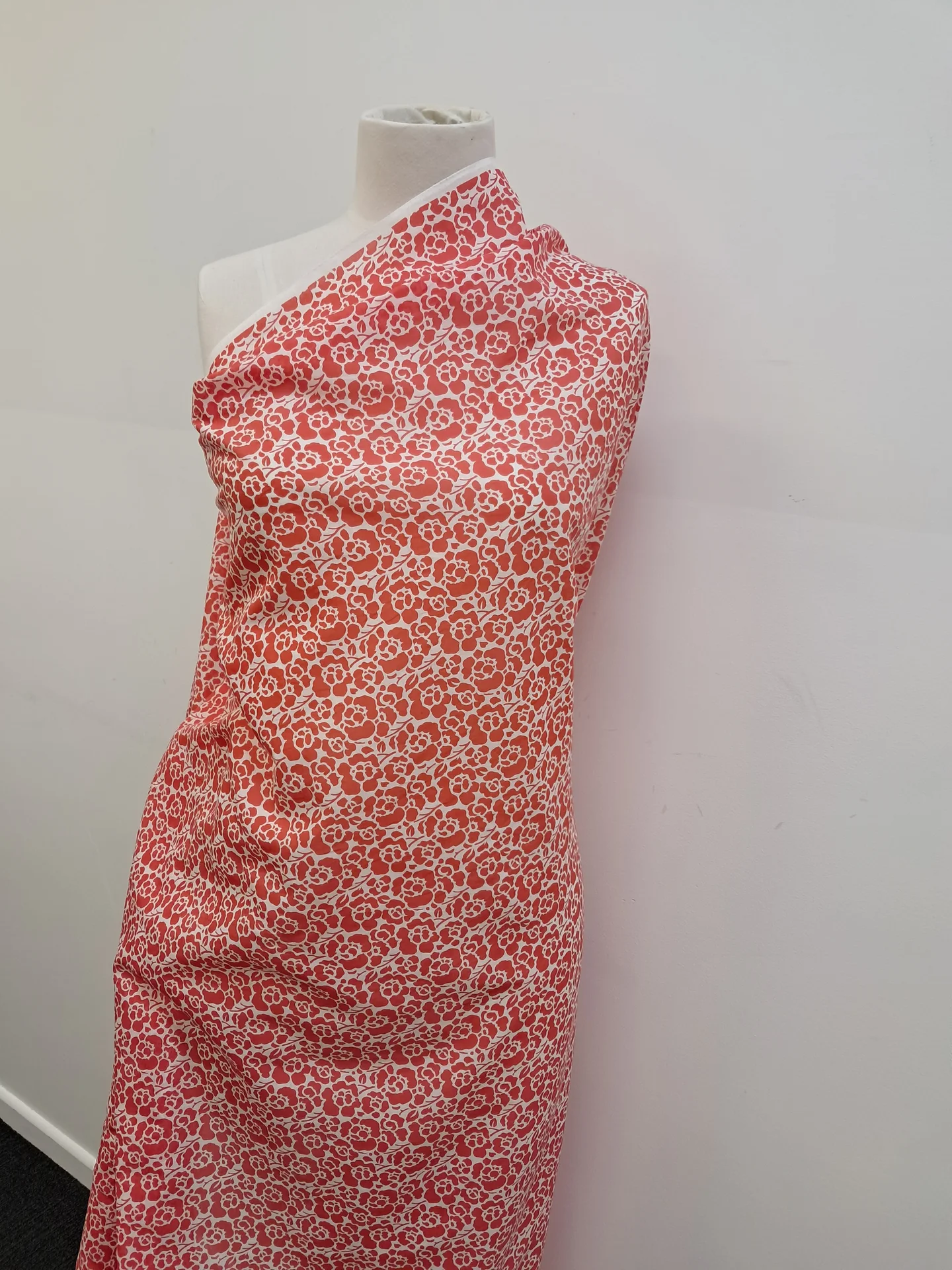 Fabric Robin Red White Floral
