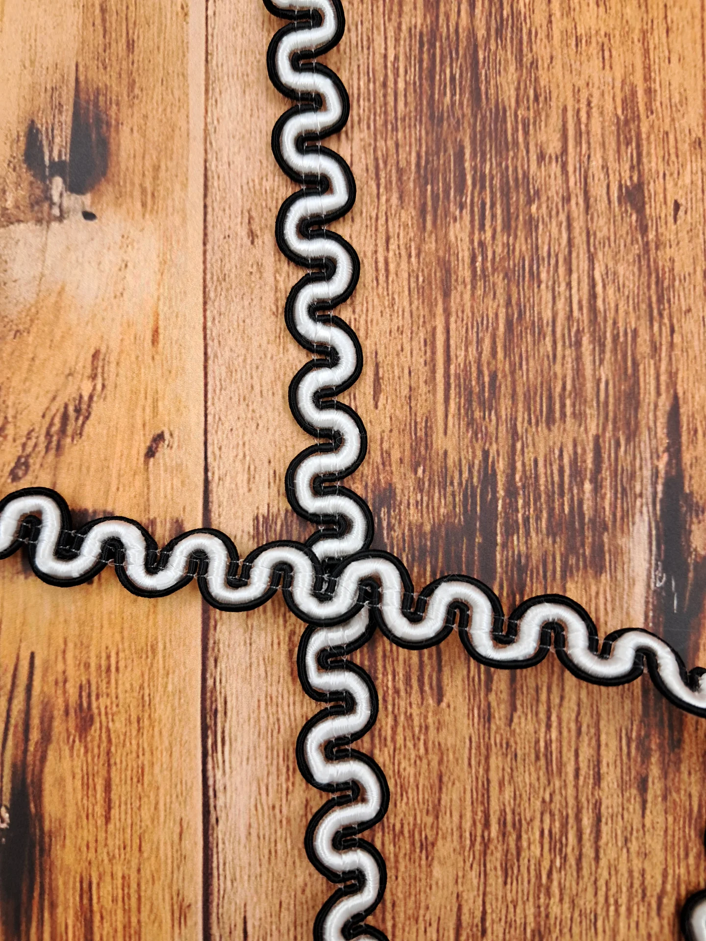 Gimp Black White Wavy