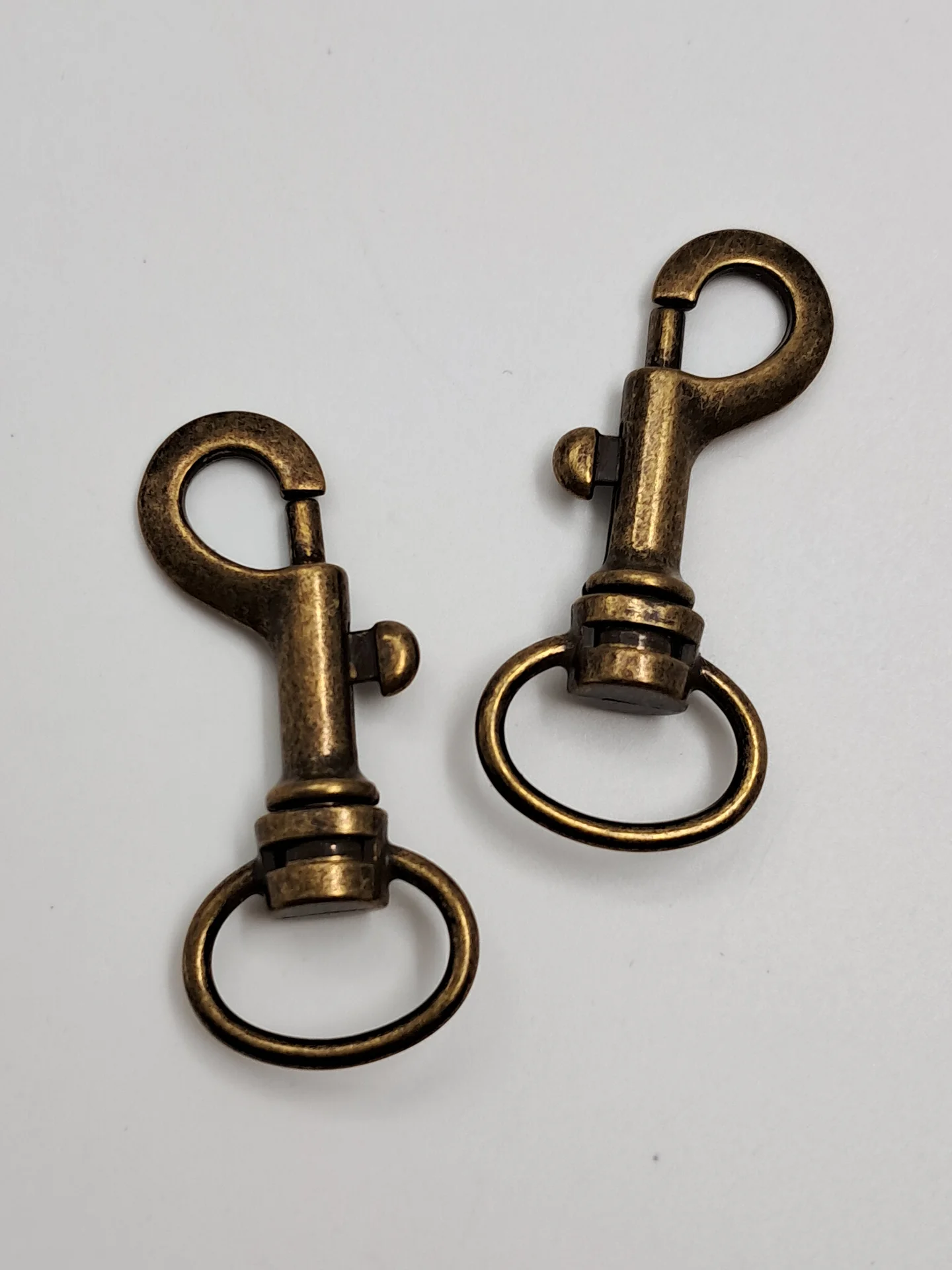 H26 Hook 19mm Antique Brass Clip