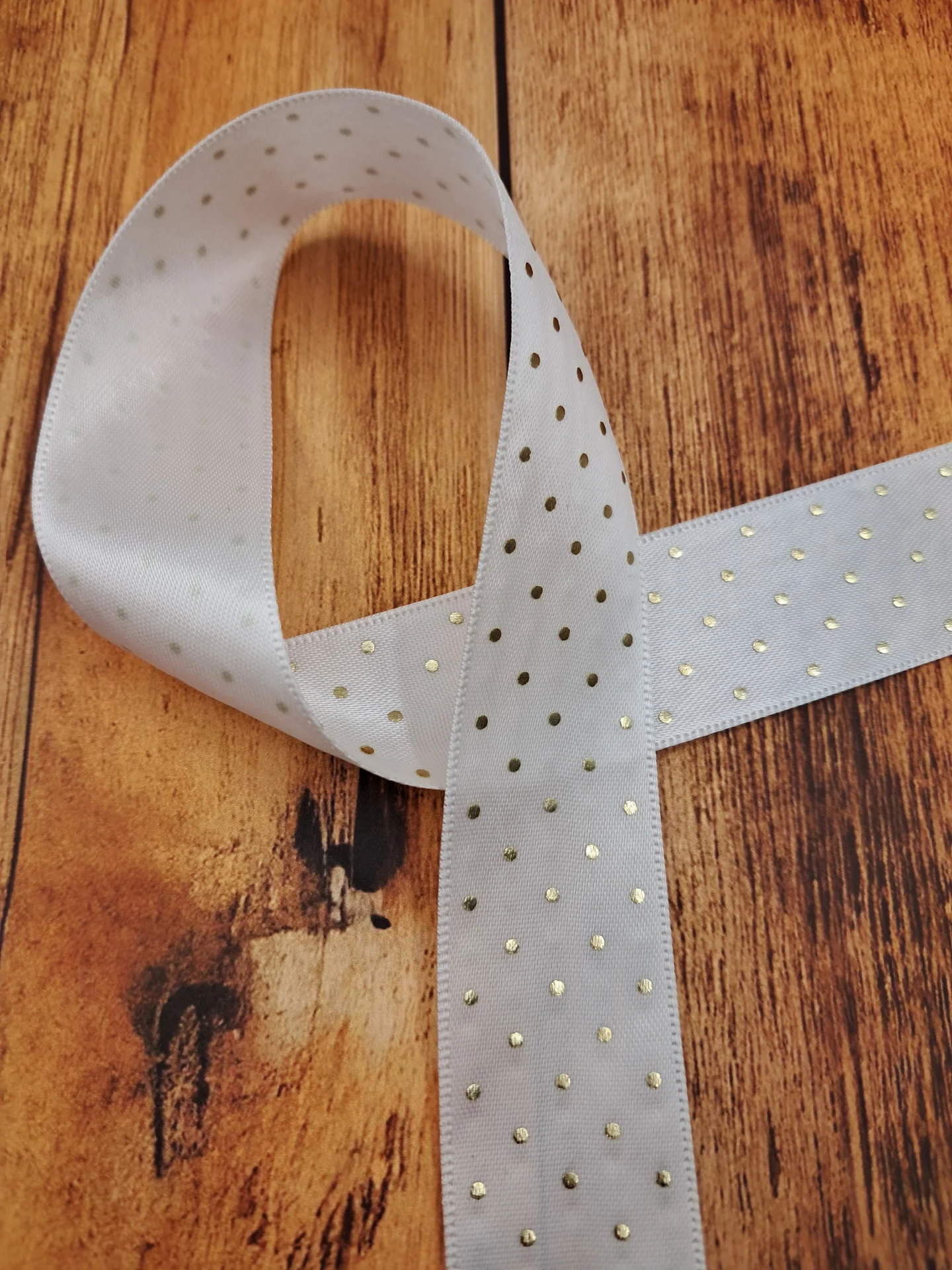 Ribbon Satin Dot White Gold 25mm