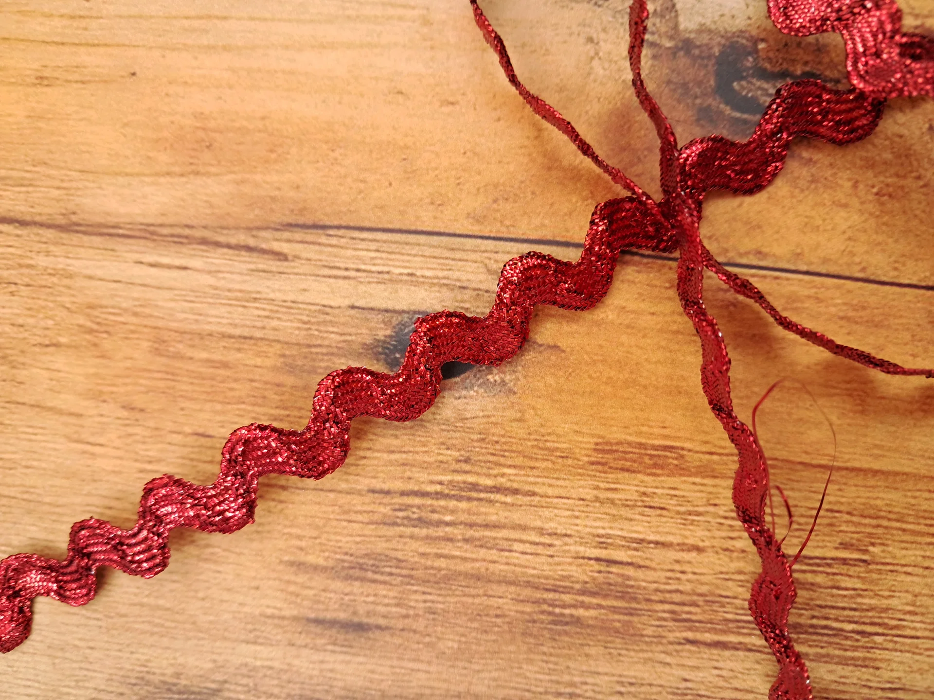 Ric Rac Metallic Red 6mm SR