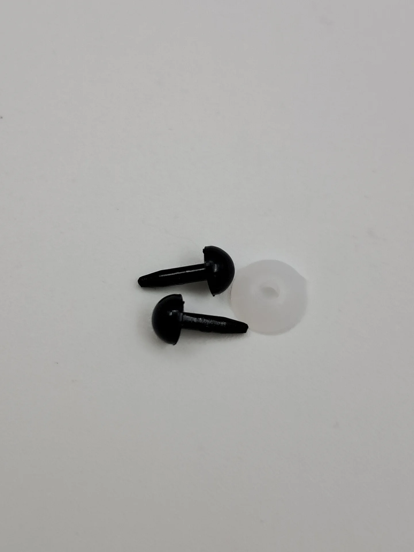 Safety Eyes 4mm Black Per Pair with Plastic Washer