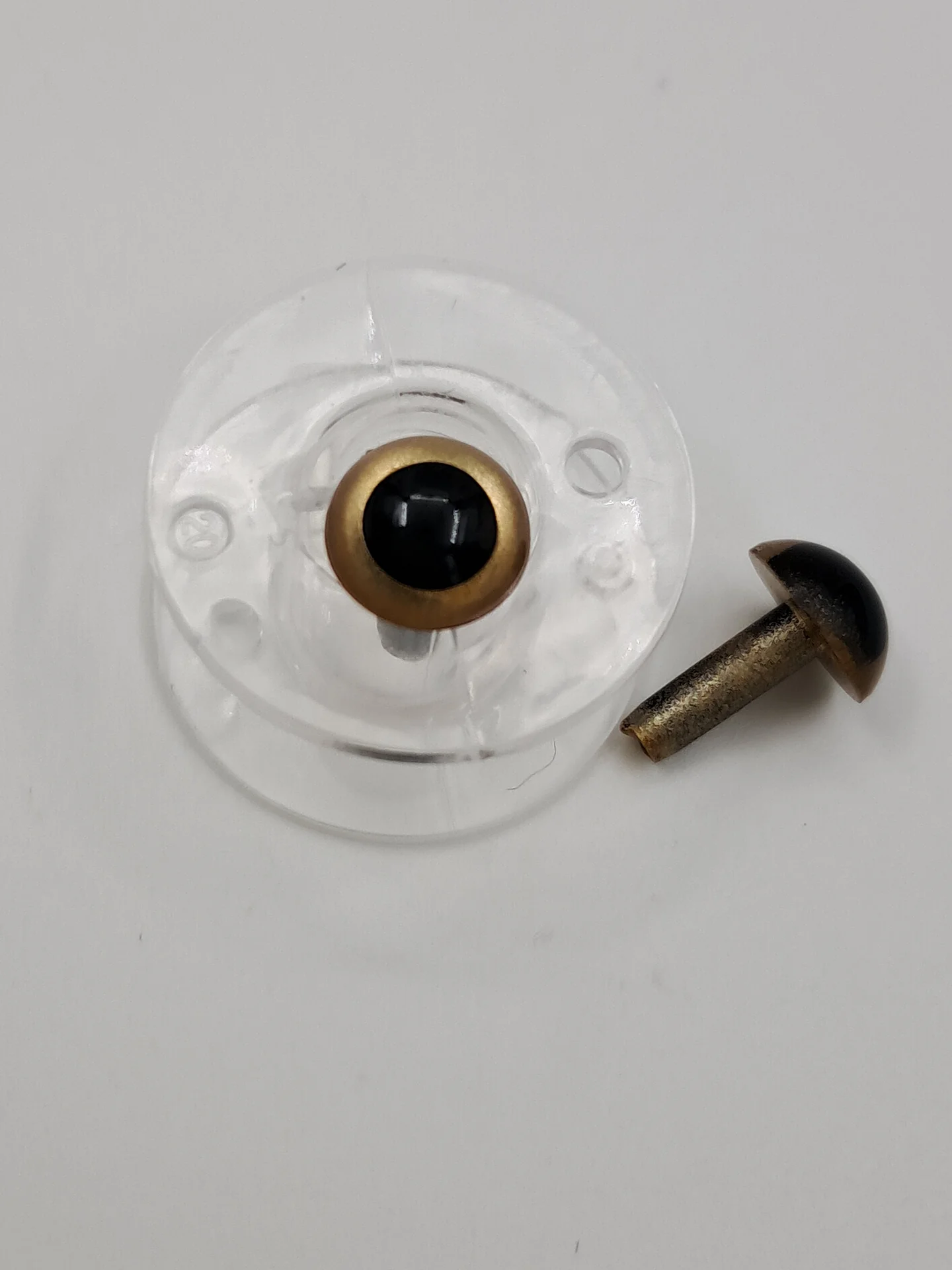 Safety Eyes 7.5mm Gold Per Pair