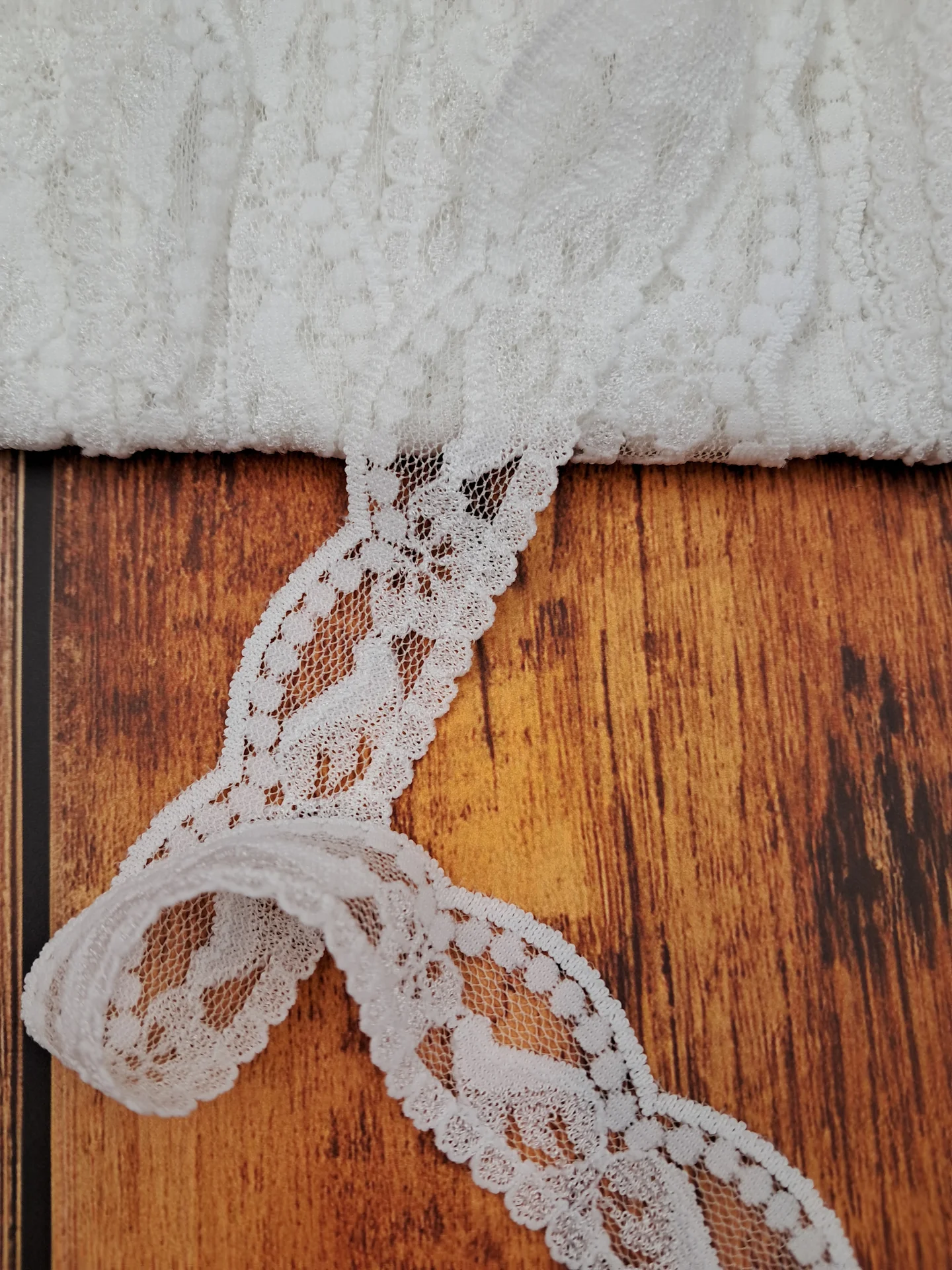 Stretch Lace Cream 22mm Off White
