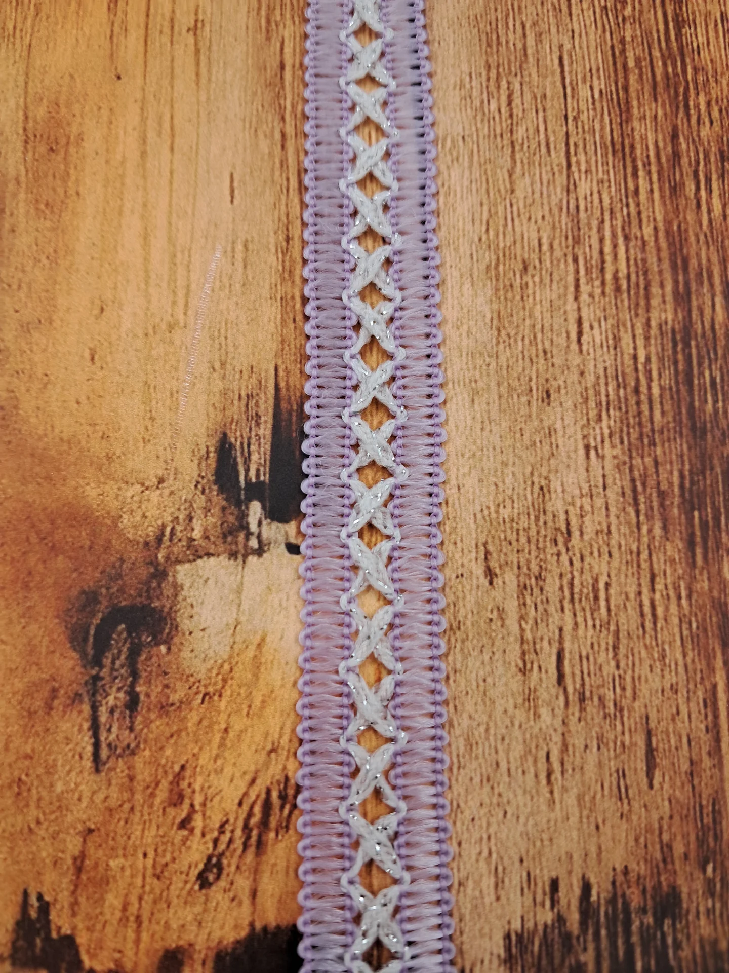 Trim Lilac Criss Cross IE 05 C4