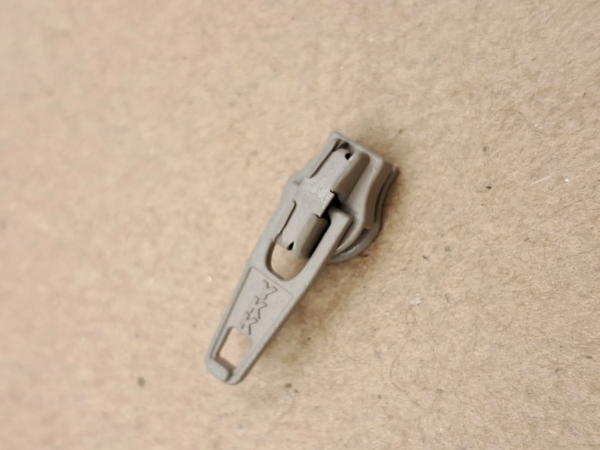 YKK Zip Slider 3 Coil Beige 573