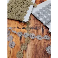 Trim Metallic Daisy